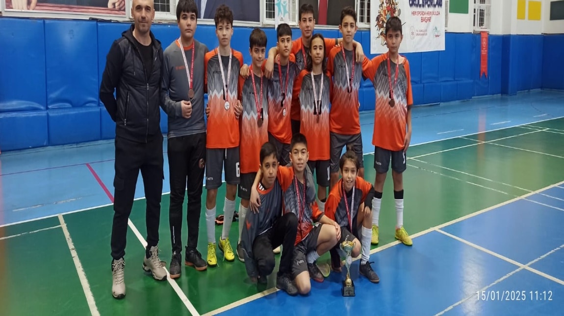 Futsal Yıldız Erkek Takımımız İl 3.sü Olmuştur