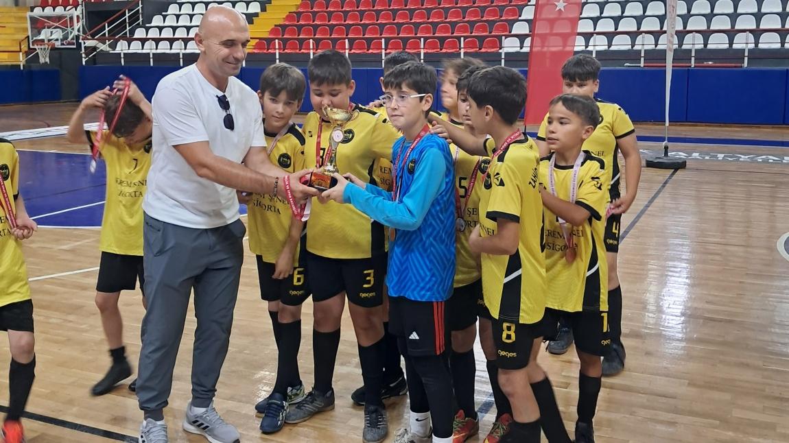 Futsal Küçük Erkekler İkinci Küme İl Dördüncüsüyüz